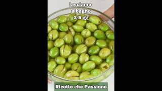 Olive schiacciate in salamoia  Ricette che Passione [upl. by Attaynik]