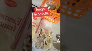 Funghi in padella [upl. by Stillas]