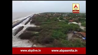 Barrage breaks sea water enter into machhiwad [upl. by Yendys]