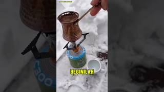 Cara seru membuat kopi di salju ☕️shorts shortsvideo ‼️ [upl. by Iret682]