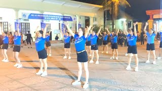 Nhảy Dân Vũ Mười Năm Đợi Chờ  Remix   Những Bước Nhảy Sôi Động Của CLB Nhảy Dân Vũ Quỳnh Mỹ [upl. by Mumford]