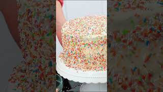 FunfettiTorte  Confetti Cake  Konfetti Kuchen Rezept 🥳  Geburtstagstorte  Einfach Backen [upl. by Anivek]