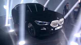 BMW X6 2020  illuminated grille demonstration on crazy VANTABLACK color [upl. by Brocky380]