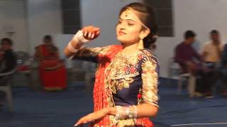 Asha Ladani Marriage Garba Dandiya and Dance  Gujarati Family  Vijay Vadariya  2017 [upl. by Sivi]