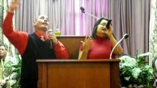 Cantando quotSANTO ES EL CORDERO DE DIOSquot en el Culto Evangelistico desde la Iglesia Smirna [upl. by Thrift681]