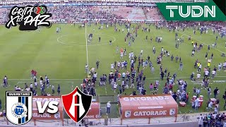 Bronca que terminó en invasión de cancha  Querétaro 01 Atlas  Grita México C22  J9  TUDN [upl. by Lamaaj]