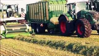 Grasernte ★ Häckseln extrem mit Fendt und Case IH Traktoren im Einsatz fahren [upl. by Kimble]