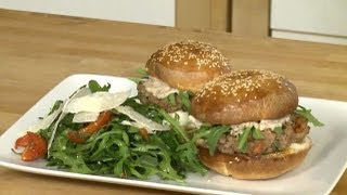 Recette de burger milanais salade de roquette [upl. by Roberson]