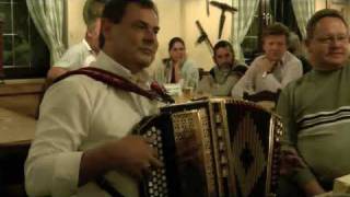 Bierglaslmusi in Maisach 28102009 Clip 7  Steirische Harmonika [upl. by Pavior189]