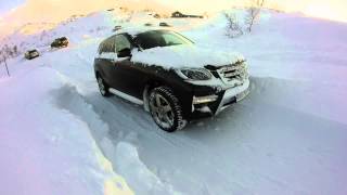 Mercedes ML250 2014 Traction in snow up hill [upl. by Fang]