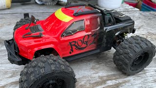 Rlaarlo ROG1 Gladiator 114 Scale 4X4 Truck 2s Lipo Crusing The Street 1092024 [upl. by Ecnedac]