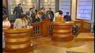 Caída en el programa Justicia para Todos  RCTV 1998 [upl. by Ahsiela]