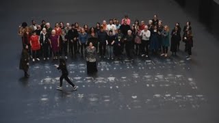 La cubana Tania Bruguera incita a las lágrimas con su obra en la Tate Modern [upl. by Aylad]