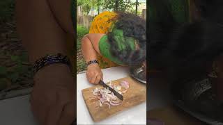 How to cut onions GIRLS vs BOYS 🧅🔪🤣 mrteju shorts comedy entertainment [upl. by Eiralih971]