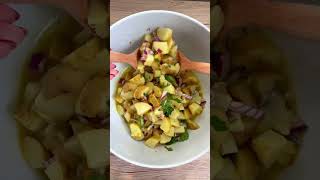 Veganer Kartoffelsalat mit Veggie SpecK Rezept  Salatschwester [upl. by Llennor]