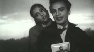 Uttam Kumar  Suchitra Sen on Saptapadi  Ei Path Jodi Na Shesh Hoi  YouTubemp4 [upl. by Fuller418]