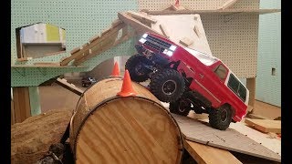 VATERRA ASCENDER VS TRAXXAS TRX4 CRAWLING SESSION [upl. by Stav971]