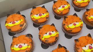 Garfield cake with cuppies  cake  butter icing  Flavyocakes [upl. by Alys279]