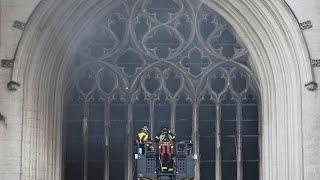 Feuer in der Kathedrale in Nantes Brandstiftung vermutet [upl. by Idelia549]