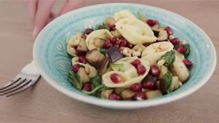 Tortelloni Ricotta Spinat Salat mit Granatapfel [upl. by Wolk]