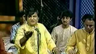 Jhoom barabar the all time hit Aziz Naza live at Canada very rare video [upl. by Estevan]