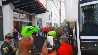 ¡CON CARTONES DE HUEVOS Así fue recibido el América de Cali en Barrancabermeja [upl. by Asquith]