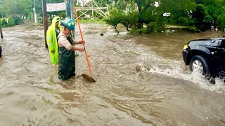 Street Flooding Nightmare Unclogging Drains to Save the Day [upl. by Elocim]