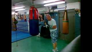 How to work the heavy bag like a pro [upl. by Past]