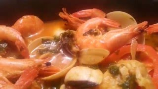 Cataplana de bacalhau com camarão [upl. by Lemmie]