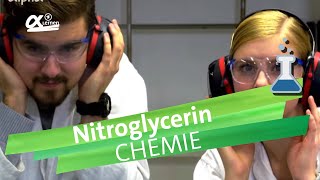 Nitroglycerin  einfach erklärt  Experiment  alpha Lernen erklärt Chemie [upl. by Budding]