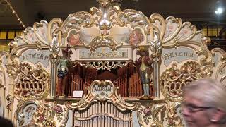 92 Key Verbeeck Street Organ Plays quotSanta Claus is Coming to Townquot [upl. by Ellehcyt]