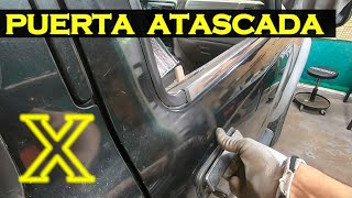 Que hacer si se queda atascadaatorada una puerta Camioneta con puerta atascada [upl. by Latona]