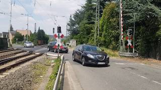 Bahnübergang Nierstein Wörrstädter Straße  Railroad Crossing  Spoorwegovergang [upl. by Adnovoj]