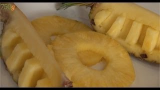 Comment découper un ananas en pirogue   750g [upl. by Ydnor]