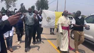 A warm welcome of Mgr Ntagungira Jean Bosco to Butare [upl. by Aninaig617]