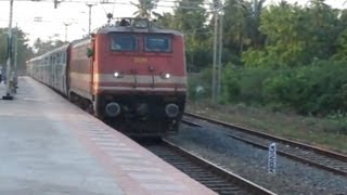 Madly Honking Erodes 1st WAP4 Blasts With Vaigai Superfast Express [upl. by Clapper184]