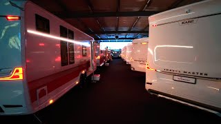 Nachts allein in der größten Kabe Wohnwagen und Wohnmobil Ausstellung der Welt Bis 12m Länge 😱 [upl. by Shum]