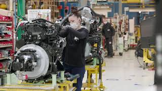 Centre de conception et de production des télescopiques Bobcat à Pontchâteau en France [upl. by Assedo]