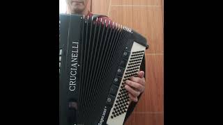 acordeon crucianelli 120 baixos modelo Magic vox [upl. by Ettenuj]