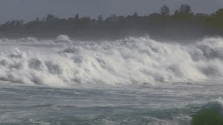 RivièredesGalets quand la houle frappe en pleine nuit [upl. by Teodorico377]