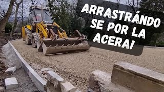 Arrastrándose por la acera  JCB 3CX SiteMaster Retroexcavadora [upl. by Beverly]