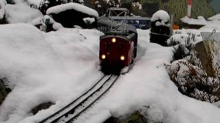 Gartenbahn FurkaBergstrecke Arosaexpress im Winter [upl. by Nnylyram]