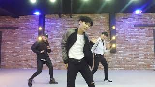 EXO  TEMPO 3 MEMBERS DANCE MIRROR [upl. by Ydarb]