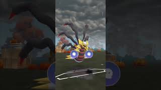 Giratina vs grunt inPokemonGo [upl. by Koralie]