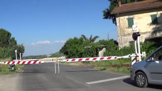 Passaggio a livello di via Faentina  Brisighella RA  Level Crossing [upl. by Pudendas]