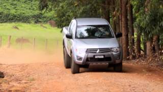 Mitsubishi L200 Triton 2017 ganha quatro novas versões  Clipe [upl. by Eilesor]