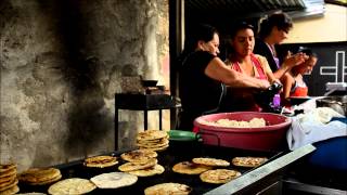 Las Pupusas una delicia de nuestro El Salvador Impresionante [upl. by Charla]