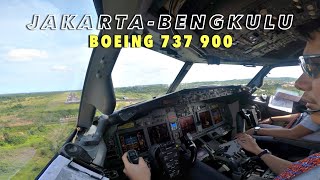 FLIGHT FROM JAKARTA TO BENGKULU  COCKPIT VIEW BOEING 737900 [upl. by Hardej]