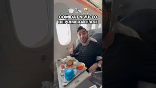 Así es la COMIDA en un Vuelo de PRIMERA CLASE 🛩️💺🥂 sisomosgemelos avion primeraclase [upl. by Atews]