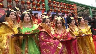 Milano si festeggia il capodanno cinese grande sfilata in Chinatown [upl. by Macilroy]